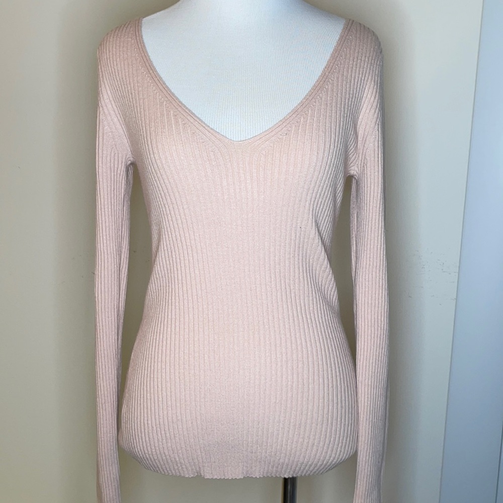 H&M V-neck Size small long sleeve sweater